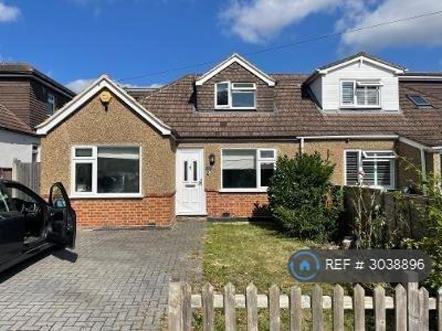 House for rent in Row Town, Surrey
