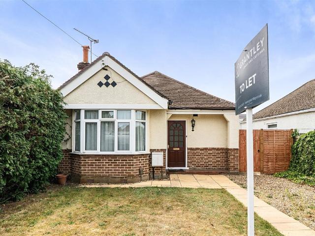 House for rent in Row Town, Surrey