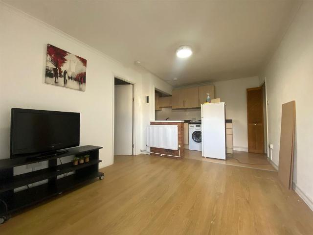 Apartment for rent in Farleygreen, Spring Park