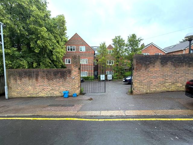 Apartment for rent in Farleygreen, Spring Park