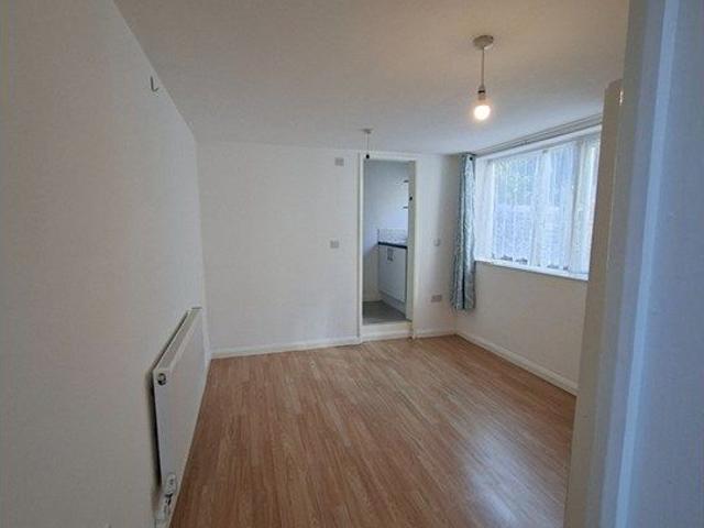 Studio for rent in Farleygreen, Spring Park