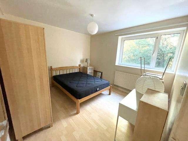 House for rent in Wanborough Neighbourhood, Greater London