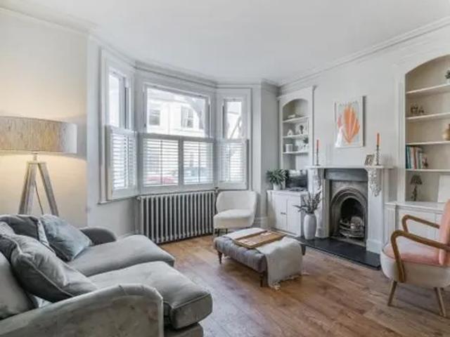 House for rent in Earlsfield, Greater London