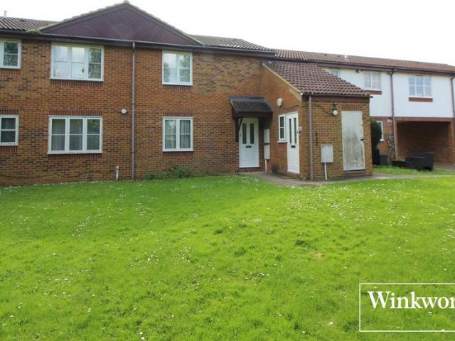 Apartment for rent in Elstree and Borehamwood, Borehamwood