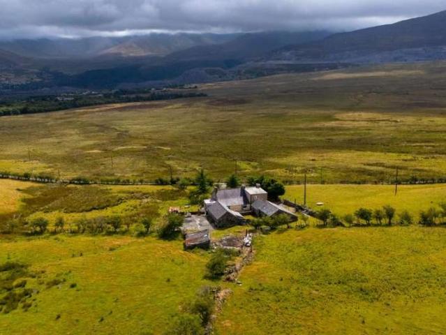 Farm for sale in Llandygai, Wales