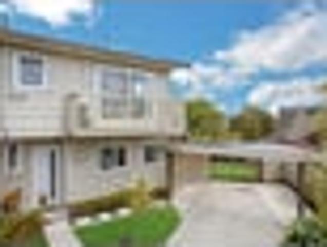 Townhouse for rent in Howick, Oroua County