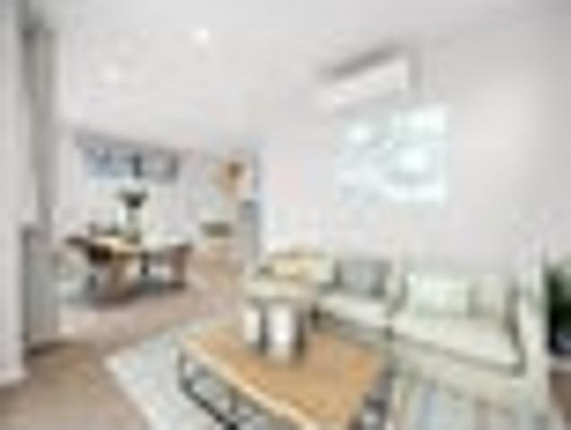 Townhouse for rent in Farm Cove, Auckland