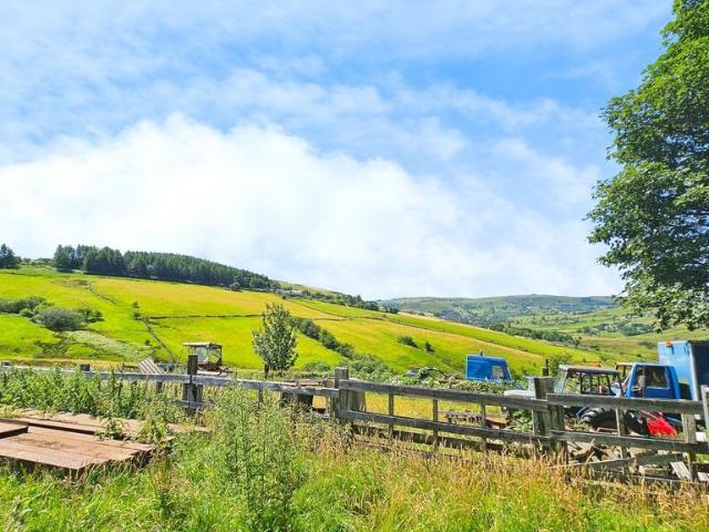 Commercial for sale in Saddleworth, Pendock