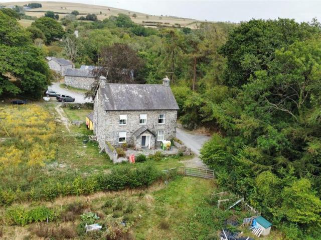Commercial for sale in Ceulanamaesmawr, Tal-y-bont