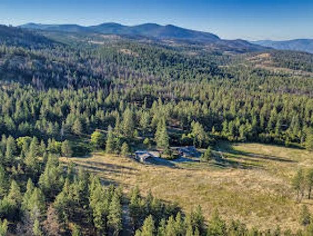 House for sale in Oliver