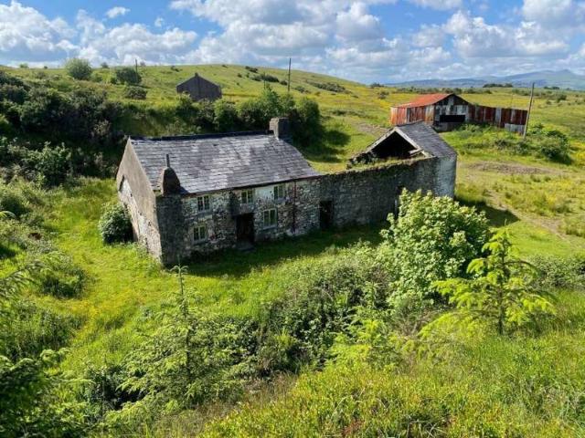 Farm for sale in Onllwyn, Wales