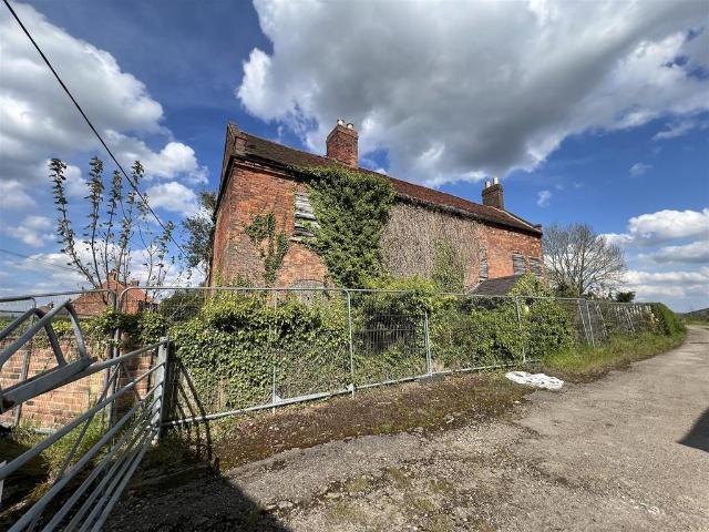 Commercial for sale in Barton In Fabis, East Midlands