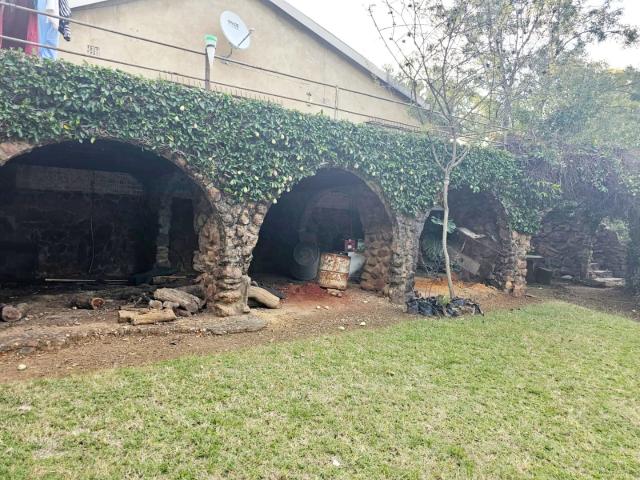 Farm for sale in Hartbeespoort Dam Nature Reserve, North West