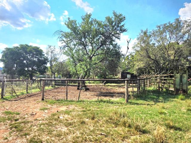 Farm for sale in Hartbeespoort Dam Nature Reserve, North West