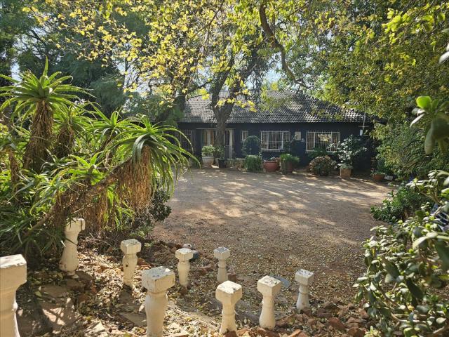 Farm for sale in Hartbeespoort Dam Nature Reserve, North West