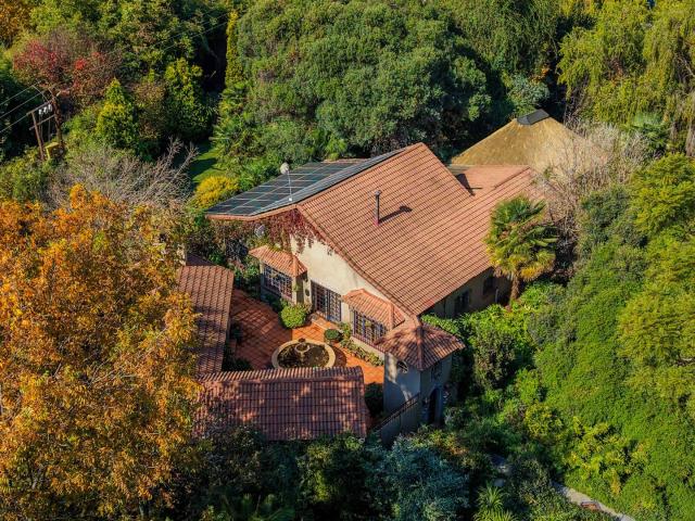 Farm for sale in Hartbeespoort Dam Nature Reserve, North West