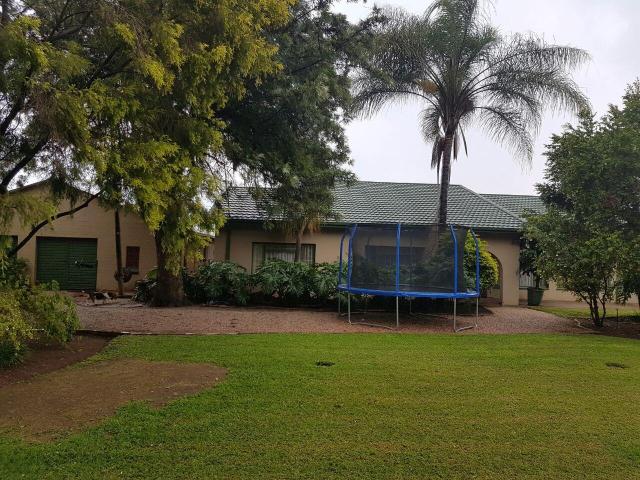 Farm for sale in Hartbeespoort Dam Nature Reserve, North West