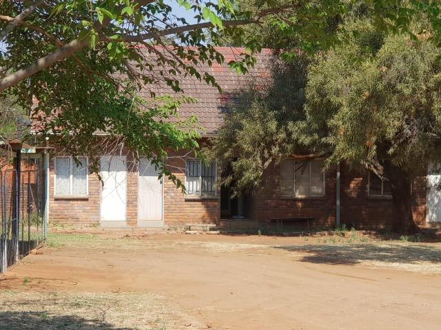 Farm for sale in Ifafi, Hartbeespoort Dam Nature Reserve