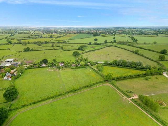 Farm for sale in Potterne
