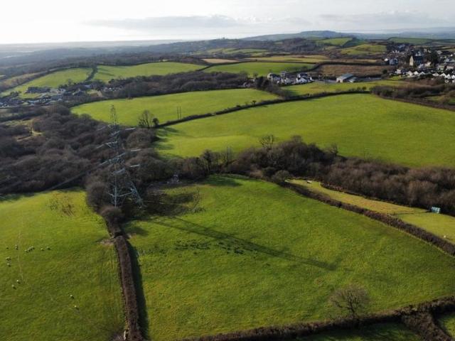 Land for sale in Llangyndeyrn, Meinciau