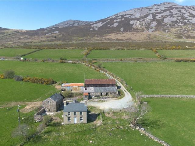 Land for rent in Llanaelhaearn, Wales