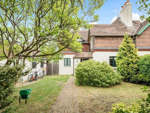 House for rent in Ashtead Park, Pachesham Park