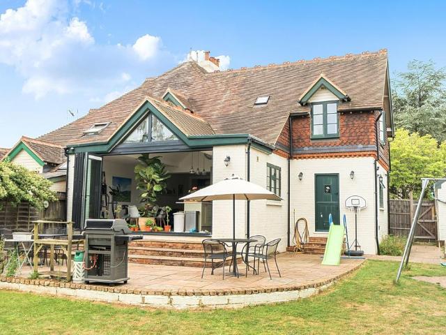 House for rent in Ashtead Park, Pachesham Park