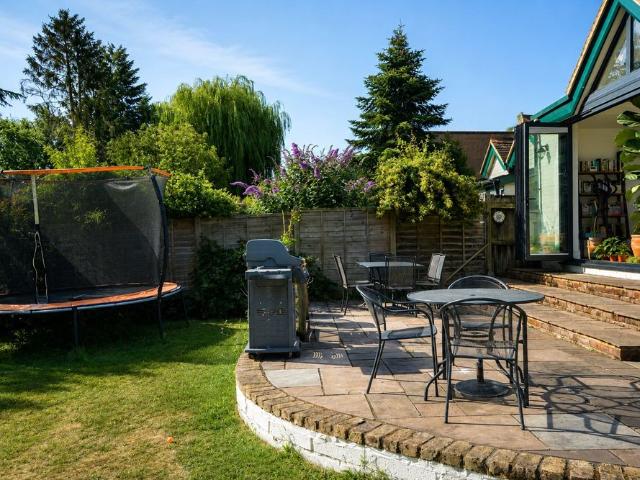 Room for rent in Ashtead Park, Pachesham Park