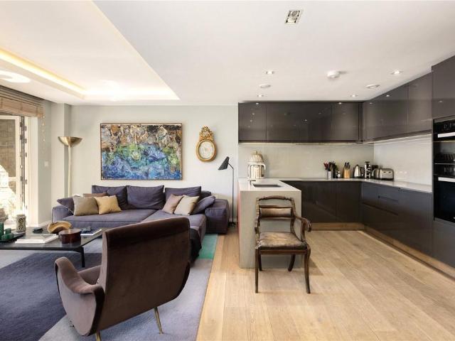 Apartment for rent in West Kensington, Greater London
