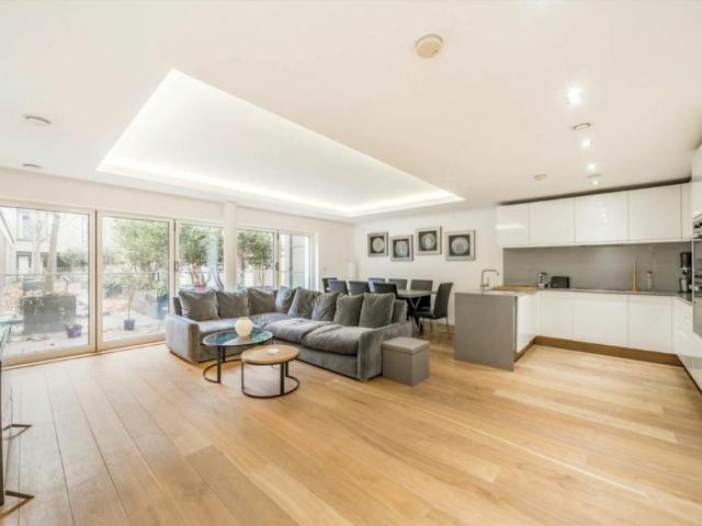 House for rent in West Kensington, Greater London