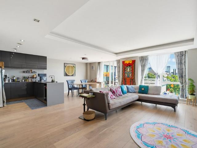 Apartment for rent in West Kensington, Greater London