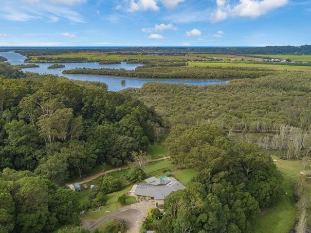 Cottage for sale in Terranora, New South Wales