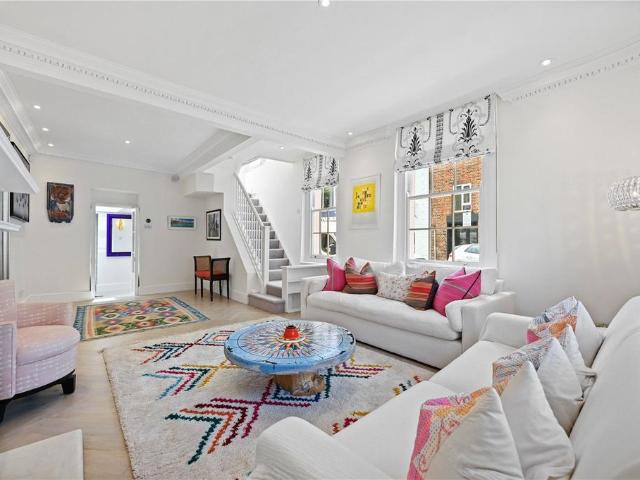 House for rent in Royal Borough of Kensington and Chelsea, Greater London