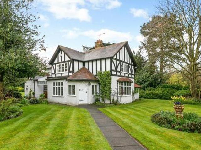 House for sale in Bourne End, Buckinghamshire