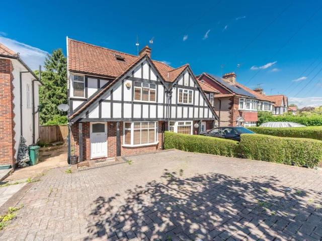 House for rent in The Hale, Greater London