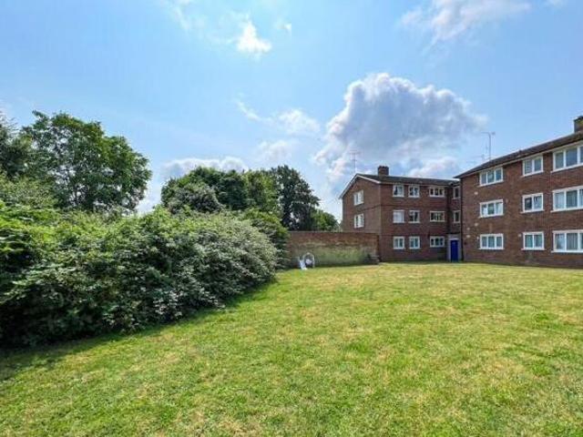 House for sale in Lower Green Esher, Blackhills