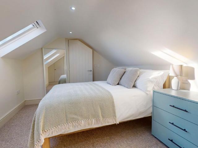 Room for rent in Clarks Village, Street