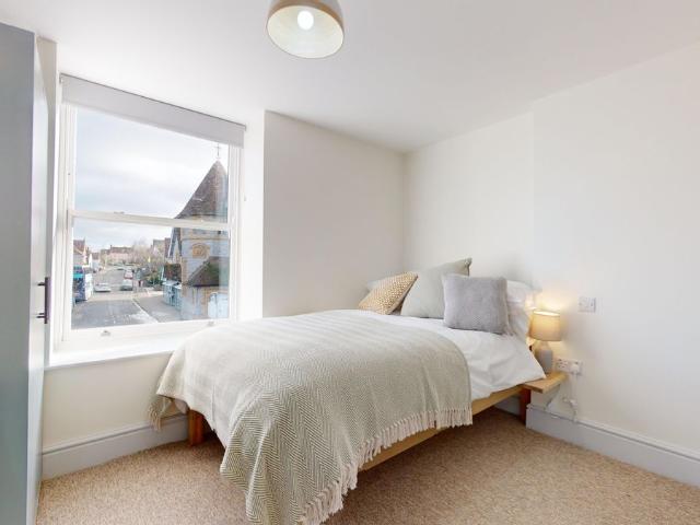 Room for rent in Clarks Village, Street