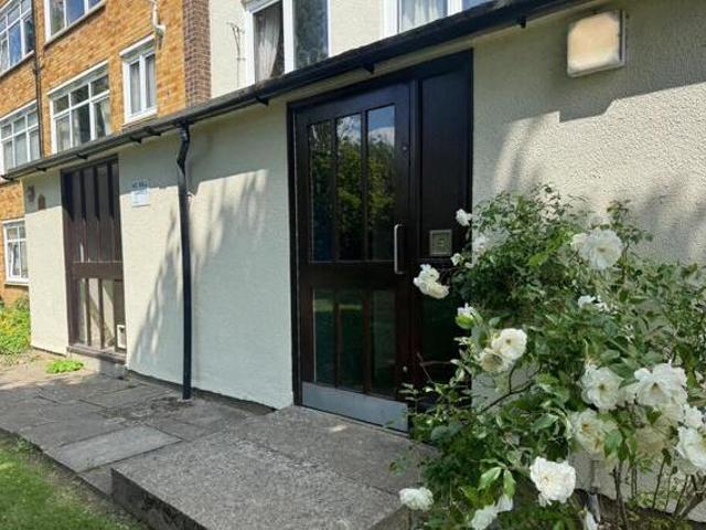 House for sale in London Borough of Hounslow, Feltham