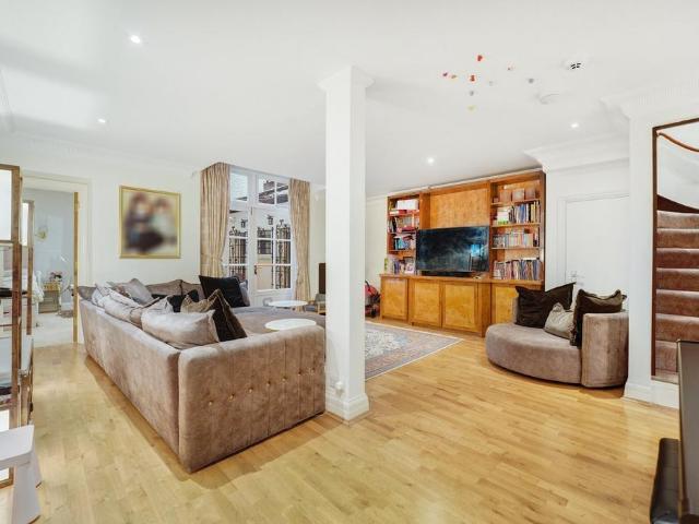 Apartment for rent in Mayfair, Greater London