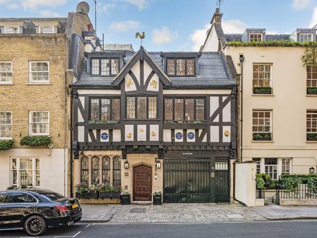 Apartment for rent in Mayfair, Greater London