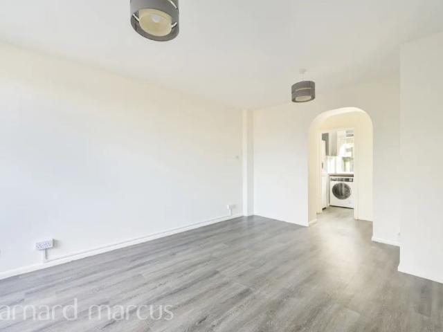 Apartment for rent in Worcester Park, Greater London