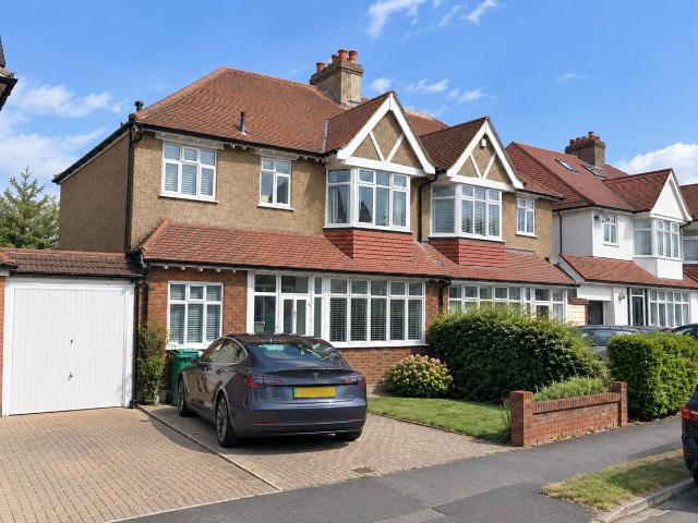 Apartment for rent in London Borough of Sutton, Greater London