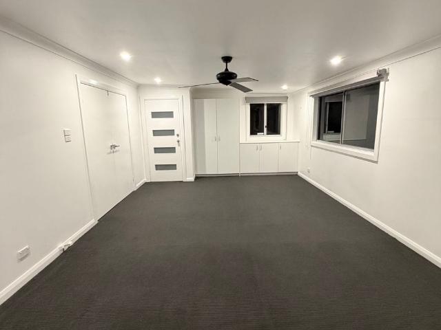 Room for rent in Wollongong West, New South Wales