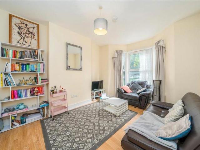 House for rent in East Greenwich, Cat Hill