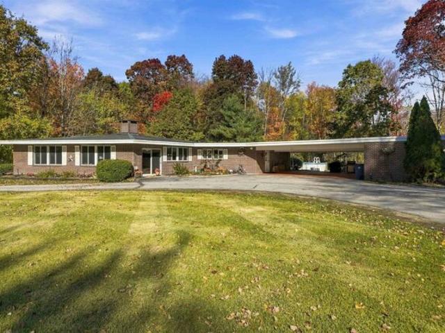 House for sale in Martins Corner, Hooksett