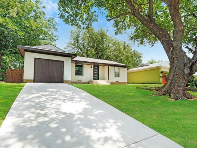 House for sale in Farmers Branch, Dallas County