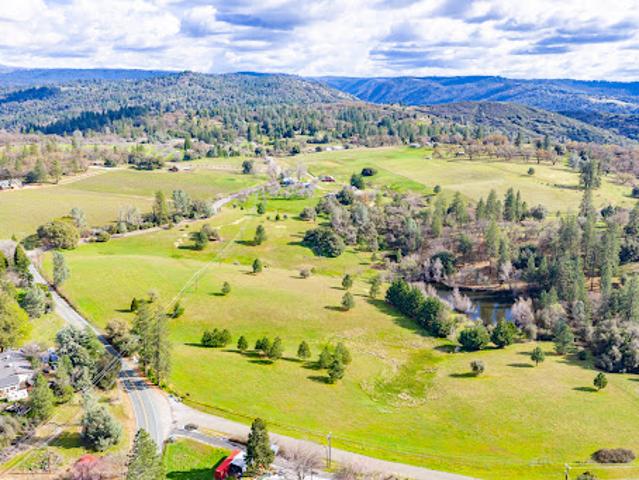 Farm for sale in Somerset, Siskiyou County