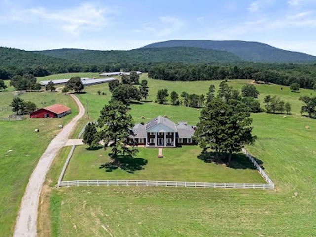 Farm for sale in Ark
