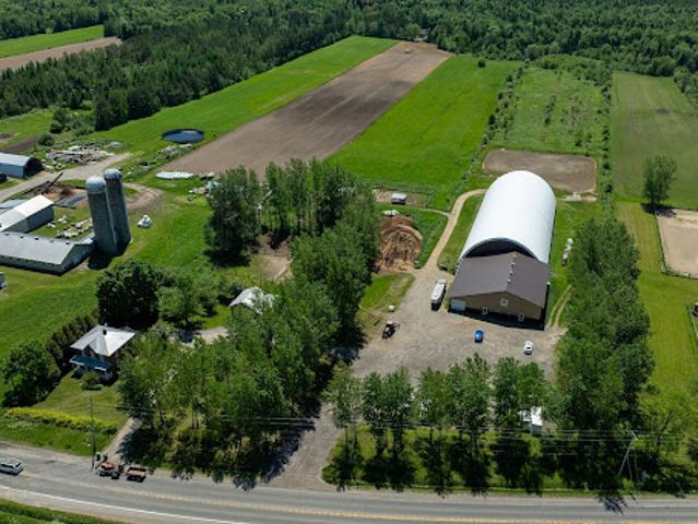 House for sale in Neuville, Quebec